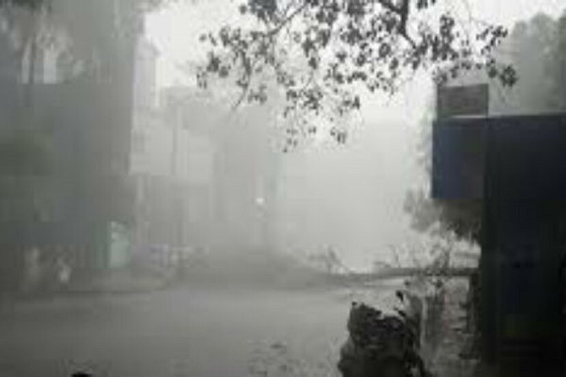 বিএমসির পক্ষ থেকে এলাকাবাসীদের জন্য আবেদন করা হয়েছে যে এলাকাবাসীর কাছে যে তেমন কোনও প্রয়োজন না হলে ঘরের বাইরে না বেরোতে ৷ প্রতীকী ছবি ৷