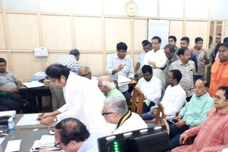মনোনয়ন পত্র জমা তৃণমূলের ৬ প্রার্থীর