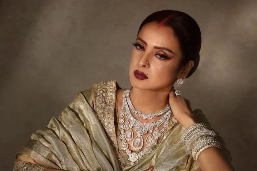 অমিতাভ যখন বারেবারে নিজেদের সম্পর্ক অস্বীকার করছিলেন তখন রেখা জানিয়েছিলেন, নিজের ইমেজ রক্ষার করা জন্যই তিনি এটা অস্বীকার করছেন। এমনকী অমিতাভের প্রতি তার ভালবাসা, অনুভূতি  সম্পর্কে লোকে কী ভাবেন, তাতে তিনি মাথা ঘামান না।