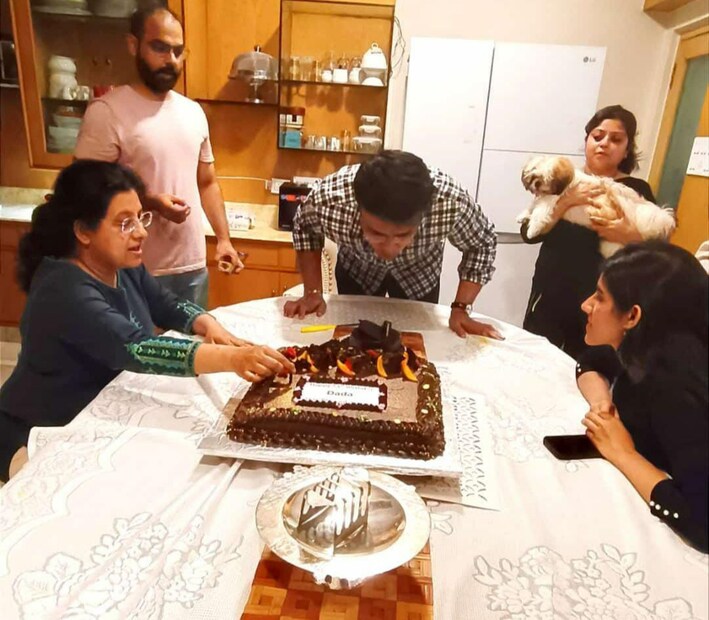 জীবনের ২২ গজে হাফ সেঞ্চুরিটা গত বছরই পূরণ করেছিলেন সৌরভ গঙ্গোপাধ্যায়। শনিবার আরও এক ৮ জুলাই। ৫১ তম জন্মদিন প্রাক্তন ভারত অধিনায়কের।