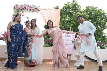 আদৃতের সঙ্গে বিয়ে ভেঙে আংটি বদল! উদয়-অনামিকার বিয়েতে সিডের সেই প্রাক্তন