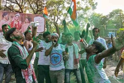 নির্দল প্রার্থীর অত্যাচারে ঘরছাড়া তৃণমূল প্রার্থী