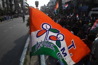 দলের নির্দেশকে বুড়ো আঙুল, নির্দল প্রার্থীকে সঙ্গে নিয়েই বিজয় মিছিল তৃণমূলের