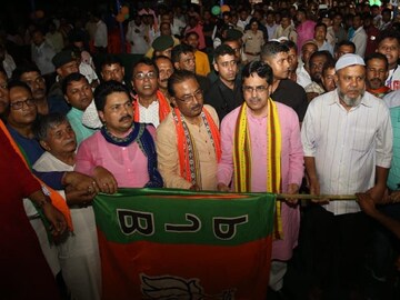 লোকসভা ভোটের আগে দলবদলের পালা চলছে ত্রিপুরায়