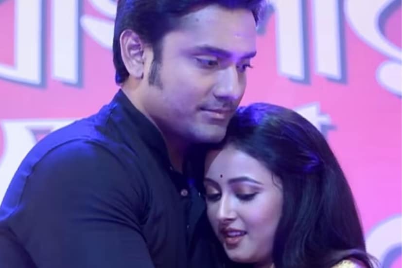 এখন অভিনেতা রুবেলের বাড়িতেই মেগায় তাঁর অংশ গুলি শ্যুট করে নেওয়া হচ্ছে। তাঁর প্রত্যাগমনে স্বাভাবিকভাবেই খুশি তাঁর অনুরাগীরা। 