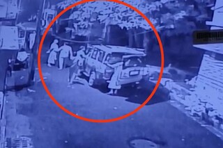 প্রকাশ্যে জয়ী প্রার্থীদের অপহরণ