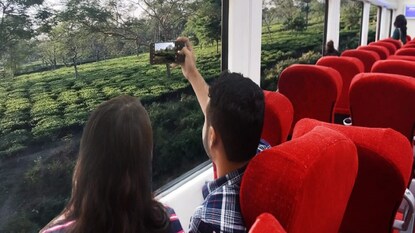 ভিস্তাডোম কোচই পছন্দ যাত্রীদের, পর্যটন ক্ষেত্রে বাড়ছে সম্ভাবনা ভিস্তাডোম কোচই পছন্দ যাত্রীদের, পর্যটন ক্ষেত্রে বাড়ছে সম্ভাবনা