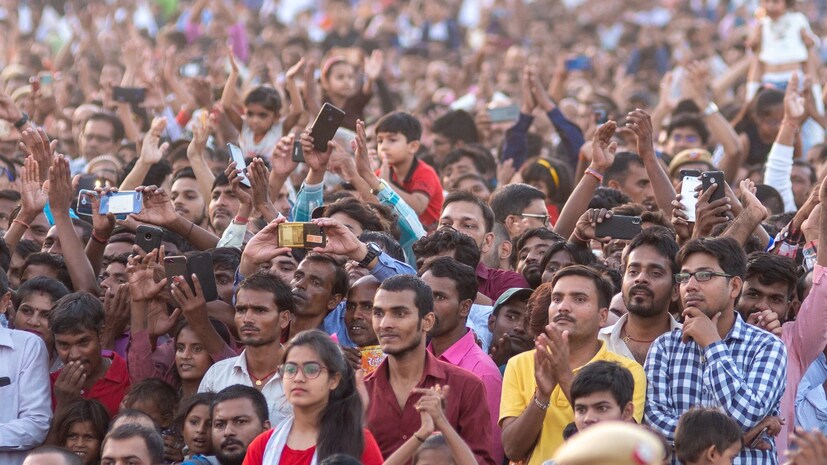 প্রতি ১০ বছর অন্তর অন্তর ভারতের সেন্সাস করা হয়। ২০১১ সালে শেষ সেন্সাস হয়। তারপর, ২০২১ সালে যে সেন্সাস হওয়ার কথা ছিল তা কোভিডের কারণে তা স্থগিত রাখা হয়। ২০২৩-এ সেটি হওয়ার কথা আছে।