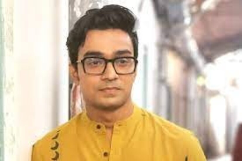 এদিকে নিজের থিয়েটার নিয়ে ব্যস্ত অর্পণও। তবে সব মিলিয়ে তাঁর নতুন পোস্টের পরে কিন্তু ভক্তকুল বেজায় খুশি।
