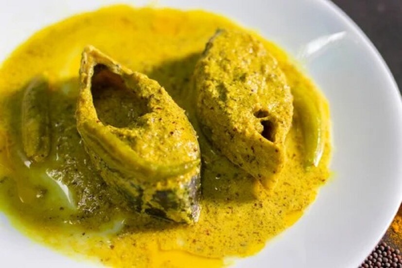 বর্ষাকালে বাঙালির বাড়িতে ইলিশের ঝাল থেকে ভাঁপা-- সরষে বাটা ব্যবহার না করলে চলবেই না। নিরামিষ চচ্চড়িতেও অনেক সময় সর্ষেবাটা দিলে স্বাদ বেড়ে যায়। তবে, অনেকেরই বাটা সরষে তেতো হয়ে যায়। ফলে রান্নায় স্বাদ আসে না।