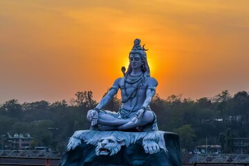 শ্রাবণমাসের সোমবার পালন করলে কী কী পুণ্যলাভ হয়, জানুন এই বিশেষ দিনের মাহাত্ম্য