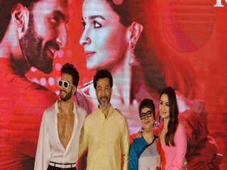 ছবিতে রবি ঠাকুর থেকে বাঙালিকে ব‍্যঙ্গ? জবাবে মত প্রকাশ করলেন অভিনেত্রী চূর্ণী  