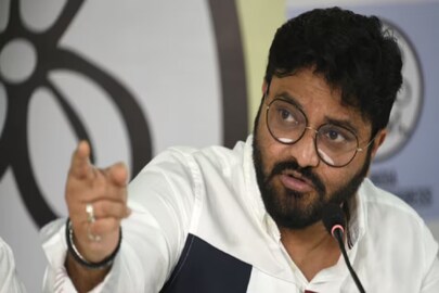 বাবুলের কটাক্ষ