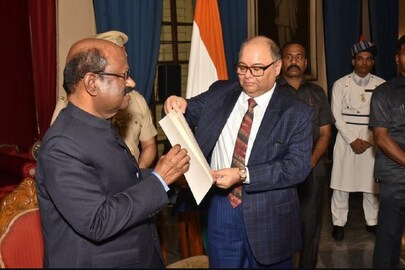 রবীন্দ্র ভারতী বিশ্ববিদ্যালয়ের অন্তবর্তী উপাচার্য হলেন অবসরপ্রাপ্ত বিচারপতি শুভ্রকমল মুখোপাধ্যায়৷