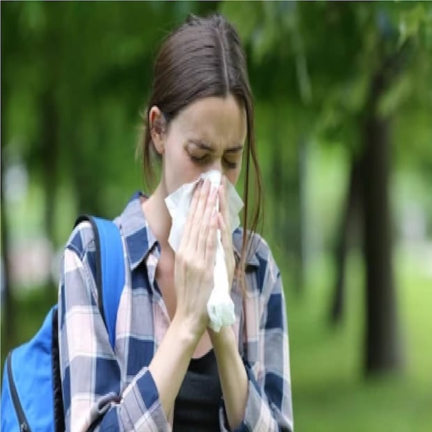 বুকে কফ জমে শ্বাসযন্ত্র আক্রান্ত হওয়ার সম্ভাবনা থাকে। তবে, ঘরোয়া কিছু টোটকা এই সর্দি-কাশি মোকাবিলা করতে পারে-