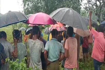 বৃষ্টির মধ্যে পুকুর থেকে দেহ উদ্ধার