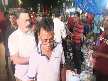 মধ্যরাতে হাটে লিফলেট বিলি! 