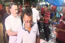 মধ্যরাতে হাটে লিফলেট বিলি বামেদের...! পঞ্চায়েত ভোটের আঁচ কলকাতা পুর এলাকায়?