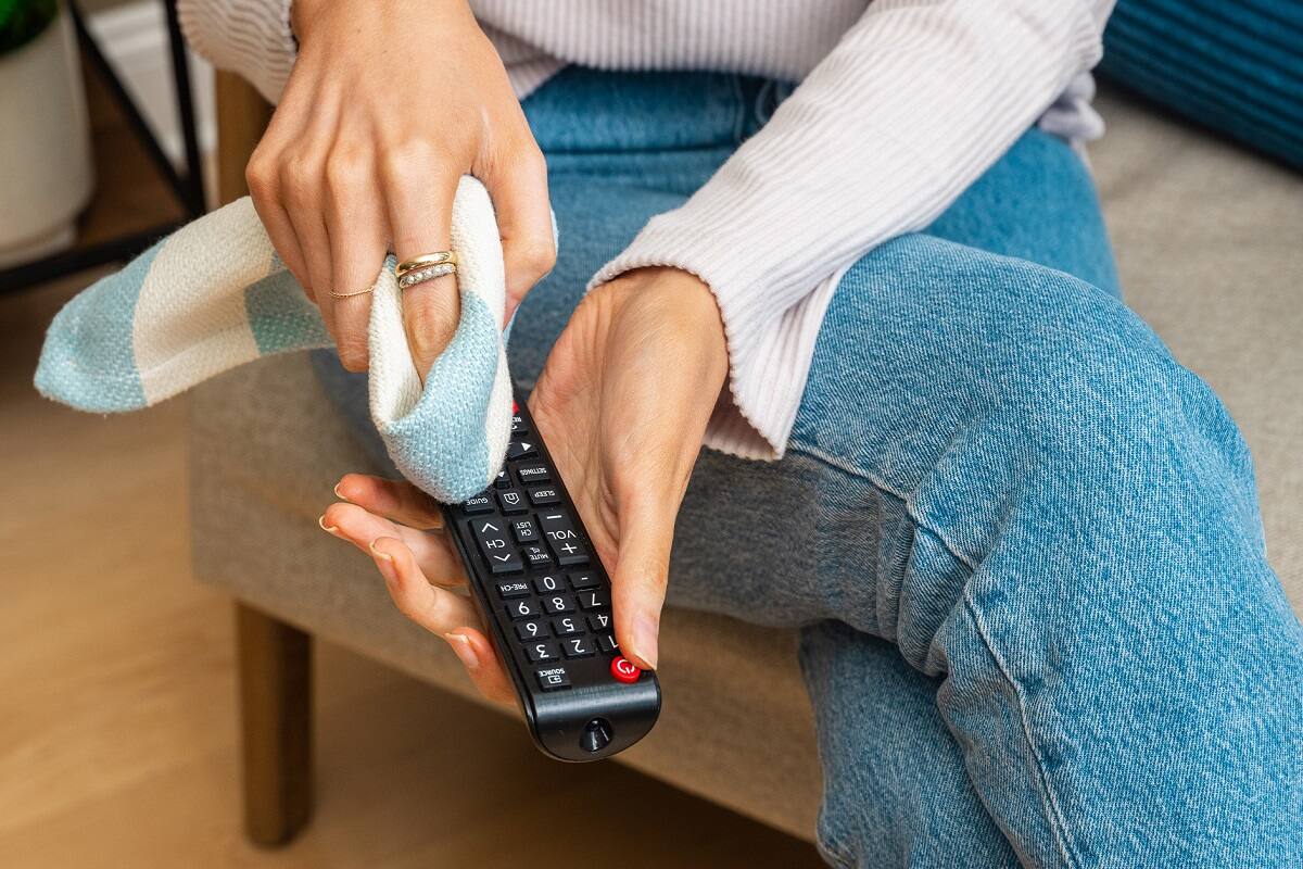 How to clean remote control and how often to do নোংরাও হয় বাজে ভাবে