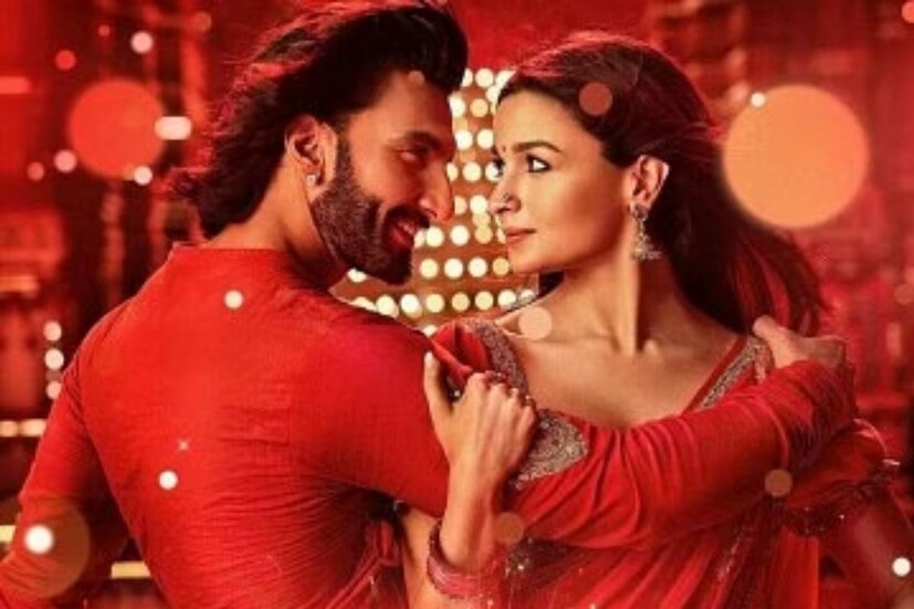 ‘রকি অউর রানি কি প্রেম কাহানি’ ছবির বেশ কিছু মুহূর্ত নিয়ে হইহই পড়ে গিয়েছে চারদিকে। ছক ভেঙে বাণিজ্যিক ছবিতে যেভাবে লিঙ্গকাঠামোকে দুষেছেন পরিচালক করণ জোহর, তাতে মুগ্ধ দর্শক। সেরকমই একটি দৃশ্য নিয়ে কথা বলা যাক।