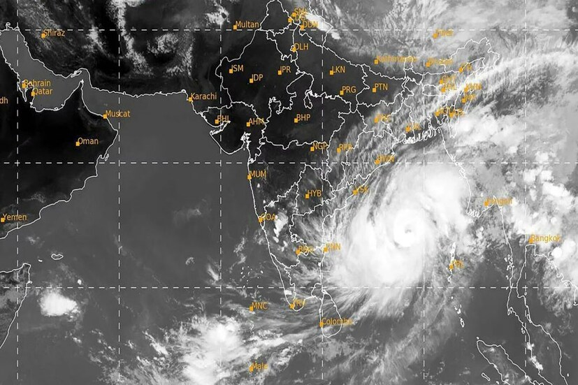 আবহাওয়ার সতর্কতা জারি করল ভারতের মৌসম বিভাগ (আইএমডি)। আগামী ৩-৪ দিন পূর্ব, উত্তর-পূর্ব এবং পূর্ব মধ্য ভারতে ভারী থেকে অতি ভারী বৃষ্টিপাতের পূর্বাভাস দিয়েছে।