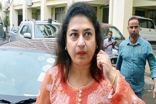 শতাব্দীকে নিয়ে তুলকালাম
