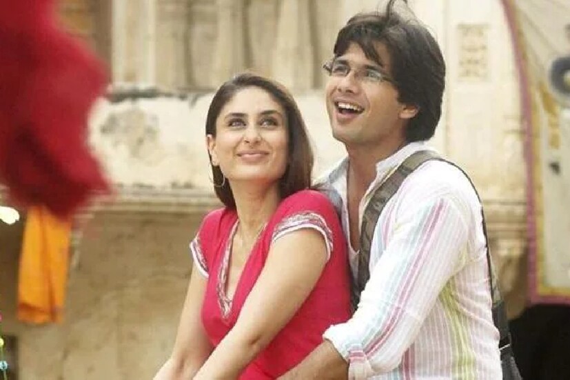 ছবি মুক্তির আগে ‘যব উই মেট’ নিয়ে তত কথাবার্তা হয়নি। কিন্তু মুক্তির পর লোকের মুখে মুখে সেই ছবি সাফল্যের শিখর ছুঁয়েছিল। আজও বলিউডের সেরা প্রেমের ছবিগুলির মধ্যে উপরের দিকেই নাম থাকবে এই ছবির।