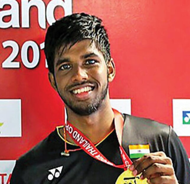 ২০১৩ সালের মে মাসে মালয়েশিয়ার ট্যান-বুন-হিয়ং ৪৯৩ কিঃমিঃ/ঘন্টা গতিতে স্ম্যাশ করে রেকর্ড করেছিলেন। সেই রেকর্ড ভাঙলেন ভারতীয় শাটলার।
