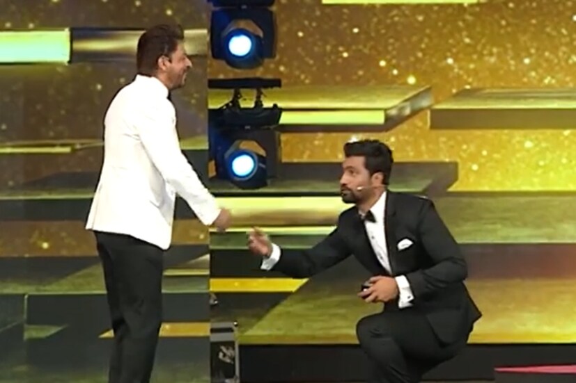 ‘‘আগে বলিউডে কয়েক দশকের কঠোর পরিশ্রমের পর স্টারডম আসত তারকাদের কাছে। সেই খ্যাতি সারাজীবনের জন্য। আজ, স্টারডম সহজেই অর্জনযোগ্য, তাত্ক্ষণিক, ইনস্ট্যান্ট কফির মতো।’’ 