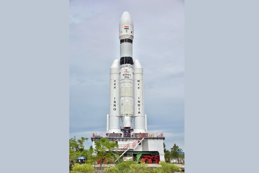 ১৪ জুলাই দুপুর ২টো ৩৫ মিনিটে অন্ধ্রপ্রদেশের শ্রীহরিকোটা রকেট বন্দরে দ্বিতীয় লঞ্চ প্যাড থেকে এটির উৎক্ষেপণ হবে। উড়ানের পর ১৬ মিনিটেরও মধ্যে রকেটটি প্রায় ১৭৯ কিলোমিটার উচ্চতায় চন্দ্রযান-৩ মহাকাশযানটিকে ছেড়ে দেবে।