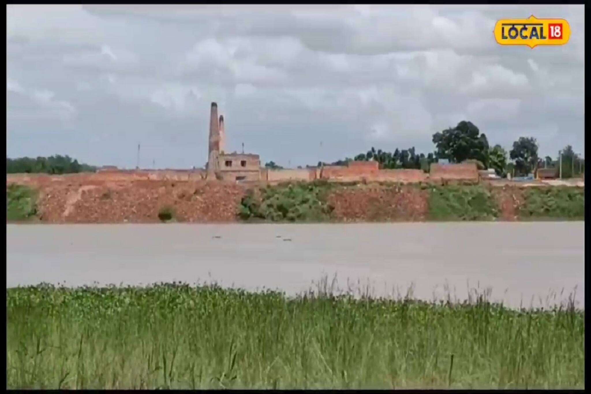 ইটভাটা বদলে দিয়েছে ভাগীরথীর গতিপথ! 'ক্ষুব্ধ' নদীর রোষ আছড়ে পড়ছে উল্টো পাড়ে