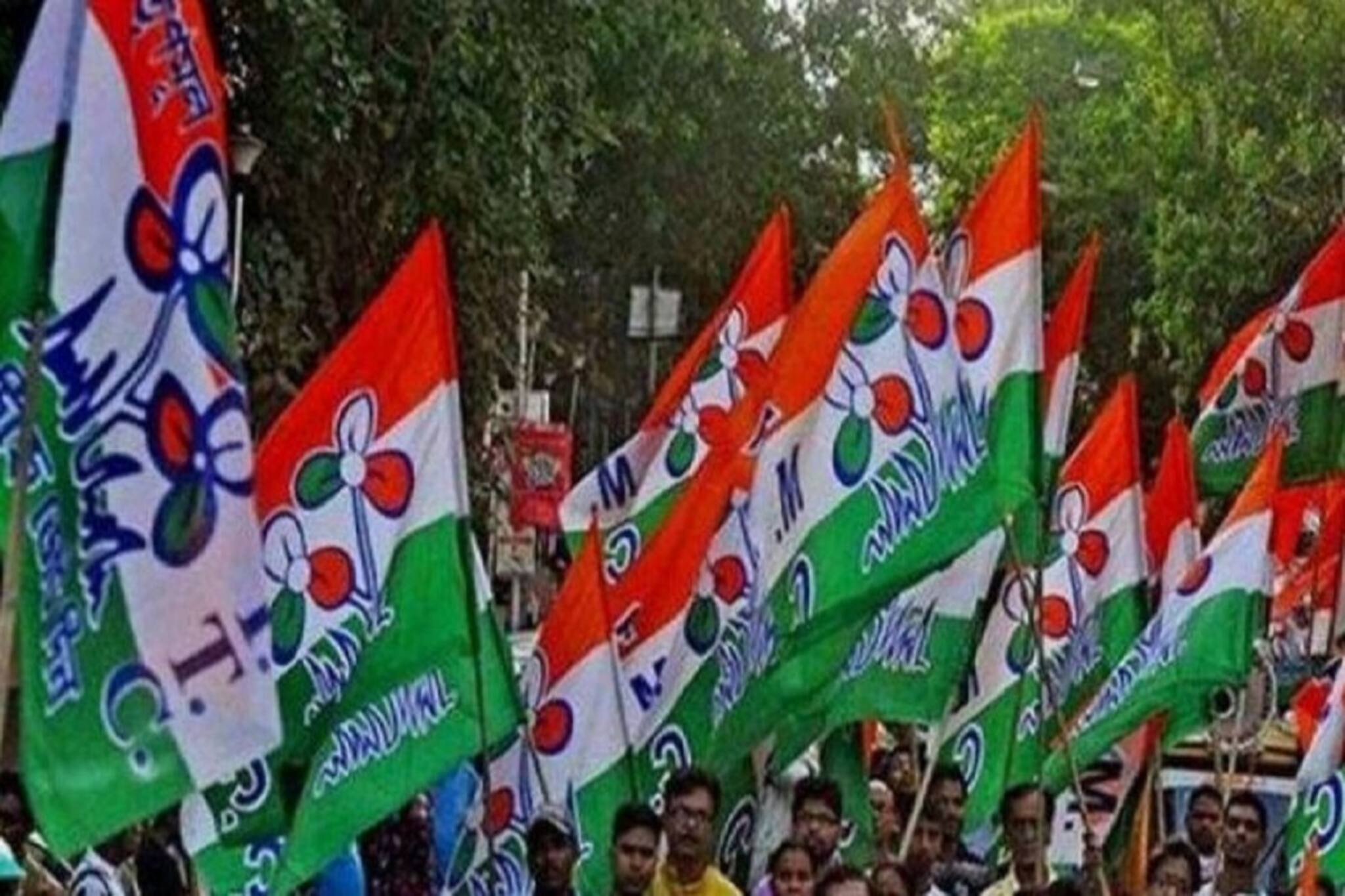 পুনর্নির্বাচনের গ্রামে রাতভর বোমাবাজি তৃণমূলের দুই গোষ্ঠীর, হাসপাতালে ৪