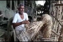 বাঁশ, মাটি, রঙের দাম আকাশ ছোঁয়া, পুজোর আগে চাপে প্রতিমা শিল্পীরা