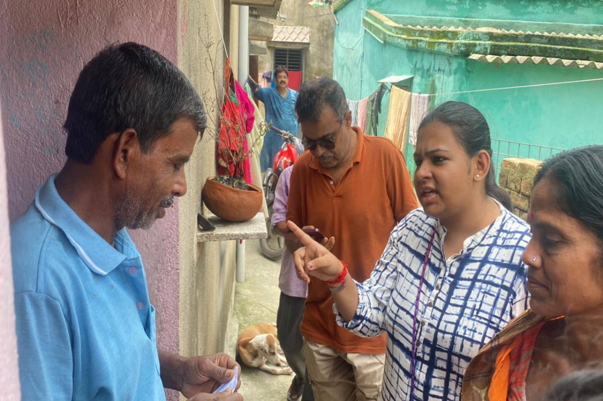 রেড ভলেন্টিয়ার থেকে সোজা ভোটের ময়দানে, হেভিওয়েটের বিরুদ্ধে কলেজ ছাত্রীর লড়াই