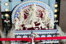 কুমোরটুলি থেকে পাঠানো প্রথম শোলার প্রতিমা পুজো হয়েছিল বিদেশে! কোন দেশে জানেন?