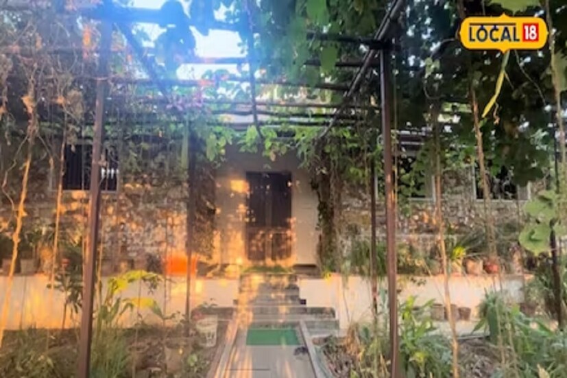 তারপর দেশের বিভিন্ন স্থানে কাজ করেছেন। অন্য দিকে, বিজয়ওয়াড়ার বাসিন্দা বছর একচল্লিশের মধুলিকাও বিআইটিএস পিলানি থেকে ইঞ্জিনিয়ারিং করেছেন। স্নাতকোত্তর সম্পন্ন করেন আমেরিকা থেকে। এক বছর সেখানে কাজ করে ফিরেছেন দেশে। মধুলিকা বলেন, ‘আমরা চেয়েছিলাম রাজস্থানে ফিরে আসতে। এখানেই বাড়ি করতে। কলেজে পড়ার সময় থেকেই আমি সামাজিক সমস্যা নিয়ে কাজ করতে আগ্রহী ছিলাম। একই ভাবে আশিসের আগ্রহ ছিল প্রাকৃতিক সম্পদ সংরক্ষণের দিকে।’