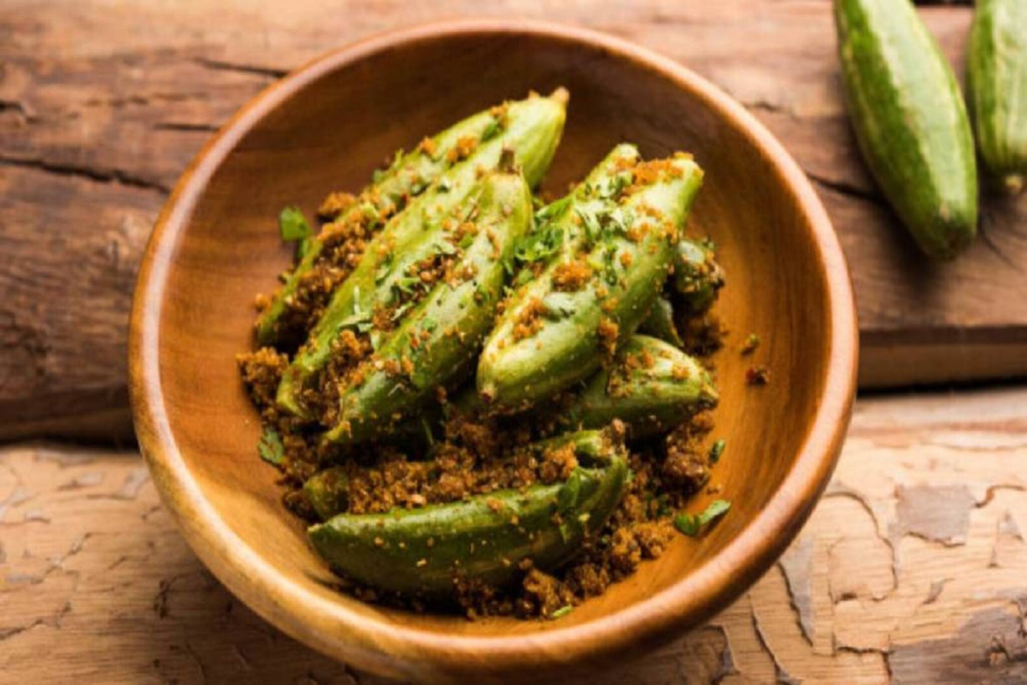 পটলের সঙ্গে তার বীজগুলিও খেয়ে ফেলছেন? জানেন, পটলের বীজ খেলে কী হয় শরীরে?