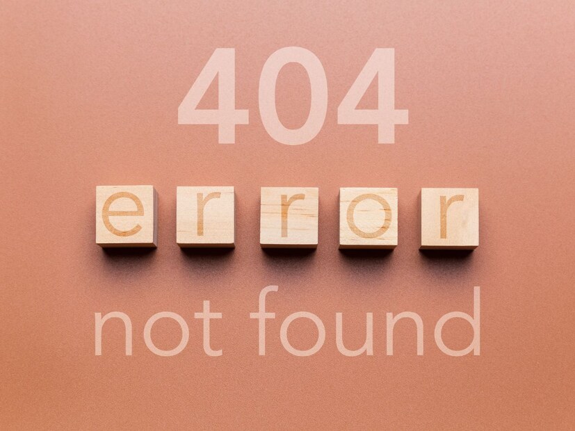 Error 404 একটি HTTP স্থিতি কোড। এটি একটি ওয়েব সার্ভার দ্বারা পাঠানো হয়ে থাকে। যখনই একজন ব্যক্তি ইন্টারনেটে কিছু অনুসন্ধান করেন, তখন তার অনুরোধটি ওয়েব সার্ভারে যায় এবং সেখান থেকে তাকে তার প্রয়োজনীয় বিষয়টির উত্তর দেওয়া হয় বা তার কাছাকাছি কিছু বিষয়ে তাঁকে জানানো হয়। কিন্তু যখন এটি ঘটে না, ওয়েব সার্ভার কম্পিউটার বা স্মার্টফোনে একটি Error 404-এর বার্তা পাঠায়। (ক্যানভাস)