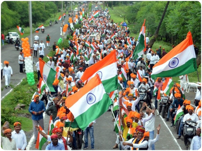 স্বাধীনতার ৭৬ বছরে, এমনই কয়েকটি ভোগ্য পণ্য সম্পর্কে বলতে যাচ্ছি, যেগুলি বিদেশী পণ্যগুলির সঙ্গে প্রতিযোগিতা করার জন্য তৈরি করা হয়েছিল। তবে এদের বিশেষত্ব হল যে আজও এই পণ্যগুলি খুবই জনপ্রিয়।