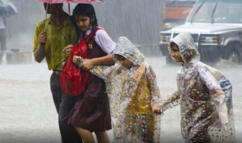 বৃষ্টির এই ইংরেজি জানলে আপনি অবাক হবেন! বৃষ্টি পড়া যখন শুরু হয় তখন কী বলা হয়? রেন? না একেবারেই নয় তখন তাকে বলা হয় ইটস স্পিটিং (It's Spitting)! এরকমই সাত সাতটা ইংরেজি মানে রয়েছে বৃষ্টির! photo source collected 