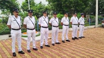 কমিশনারকে