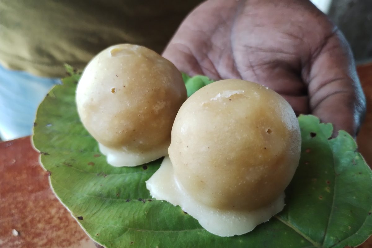 মেচা সন্দেশের অগ্নিপরীক্ষা! কী রয়েছে এই বিখ্যাত মিষ্টির ভাগ্যে, অপেক্ষায় সকলে মেচা সন্দেশের অগ্নিপরীক্ষা! কী রয়েছে এই বিখ্যাত মিষ্টির ভাগ্যে, অপেক্ষায় সকলে