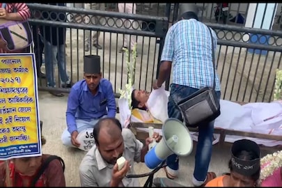 অভিনব প্রতিবাদ