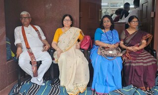 এবার অনশনে বসলেন বিশ্বভারতীর উপাচার্য