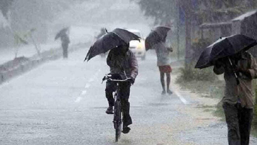 যখন খুব জোড়ে এবং বেশি পরিমাণে বৃষ্টি হয় তখন এর ইংরেজি হবে ইটস ল্যাশিং ডাউন (it's lashing down)! যেমন ইটস ল্যাশিং ডাউন আউটসাইড! এরকম হবে বাক্য গঠন! photo source collected 