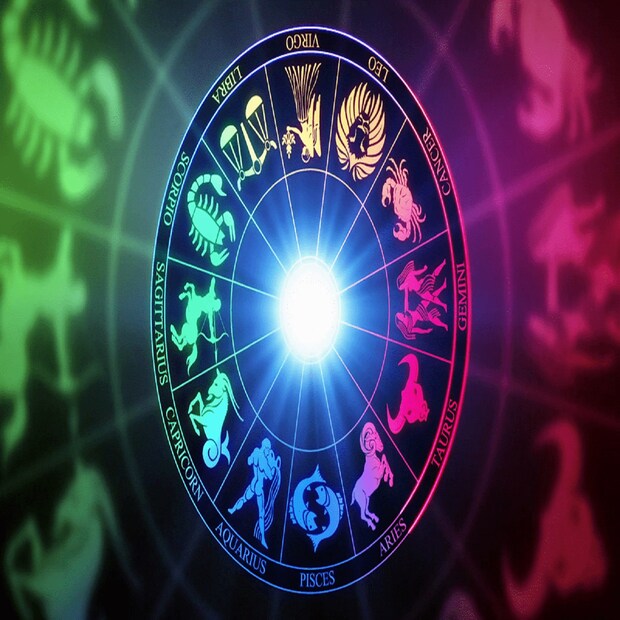 মেষ: মেষ রাশির কর্মক্ষেত্র মকর রাশি, অধিপতি শনি। শনি নিজ ক্ষেত্রে অবস্থান করলেও মাসের প্রথম অর্ধে রবির সহিত দৃষ্টি সম্পর্কের কারণে কর্ম ক্ষেত্রে বিভিন্ন সমস্যা এবং জটিলতা সৃষ্টির সম্ভাবনা। পরবর্তী অর্ধে শুভ ফল প্রাপ্তির সম্ভাবনা।