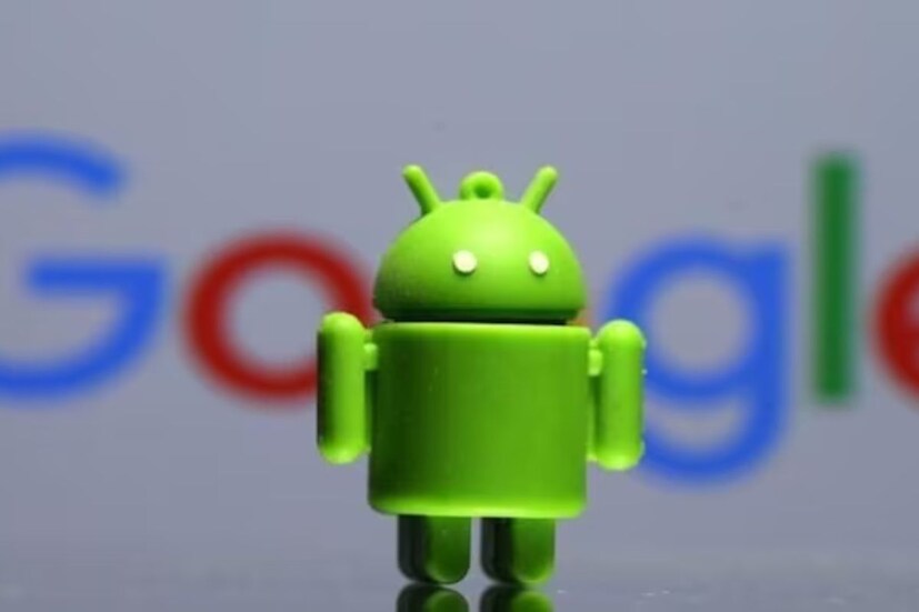 Android বিশেষজ্ঞ মিশাল রহমানের ট্যুইটে উঠে এসেছে এমনই সম্ভাবনার ছবি। তিনি দাবি করেছেন, Google শীঘ্রই Android ব্যবহারকারীদের জন্য এই ফিচার আনতে চলেছে। এর ফলে Android ডিভাইসগুলিকে একসঙ্গে লিঙ্ক করার অনুমতি পাবেন ব্যবহারকারীরা। তবে সেক্ষেত্রে তাঁদের একই Google অ্যাকাউন্টে সাইন-ইন করে রাখতে হবে। নতুন ফিচারটির মাধ্যমে ব্যবহারকারীরা তাঁদের সমস্ত Android ডিভাইস একত্রে লিঙ্ক করাতে পারলে সহজেই কল স্যুইচিং এবং ইন্টারনেট শেয়ারিং করতে পারবেন।