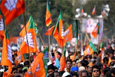 বিদায়ী জেলা সভাপতিদের রাজ্য এক্সিকিউটিভ কমিটিতে অন্তর্ভুক্ত করার সিদ্ধান্ত নেওয়া হয়