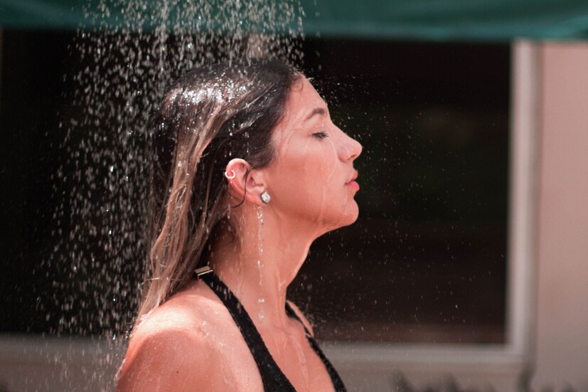 জ্যোতিষশাস্ত্রের একটা বড় অংশ জুড়ে আছে বাস্তুশাস্ত্র৷ বাড়ির বাথরুমেও বাস্তুশাস্ত্র মেনে চলতে হয়৷ নেতিবাচক শক্তিকে দূর করতে বাড়ির বাথরুমেও নির্দিষ্ট কয়েকটি নিয়ম মানতে হয়৷ সেগুলি কী, এক বার দেখে নিন৷ (ছবি- অানসপ্ল্যাশ) জ্যোতিষশাস্ত্রের একটা বড় অংশ জুড়ে আছে বাস্তুশাস্ত্র৷ বাড়ির বাথরুমেও বাস্তুশাস্ত্র মেনে চলতে হয়৷ নেতিবাচক শক্তিকে দূর করতে বাড়ির বাথরুমেও নির্দিষ্ট কয়েকটি নিয়ম মানতে হয়৷ সেগুলি কী, এক বার দেখে নিন৷ (ছবি- অানসপ্ল্যাশ)