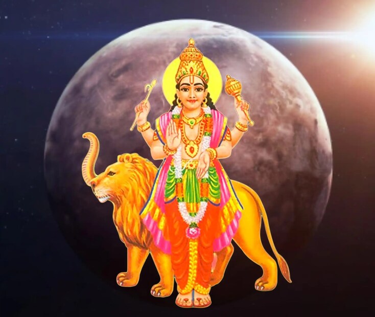 বর্তমানে বুধ সিংহ রাশিতে অবস্থান করছেন এবং শীঘ্রই কন্যা রাশিতে প্রবেশ করবেন। বুধ কন্যা রাশির অধিপতি এবং এটি বুধের নিজস্ব রাশি। কন্যা রাশিতে বুধের গমন ৩টি রাশির জাতক-জাতিকাদের জন্য বিশেষ গুরুত্বপূর্ণ হতে চলেছে। এই রাশির জাতক-জাতিকারা তাঁদের কর্মজীবনে বড় রকমের সাফল্য পেতে চলেছেন। এর পাশাপাশি এই রাশির জাতক-জাতিকারা আর্থিক সাফল্যও পাবেন।